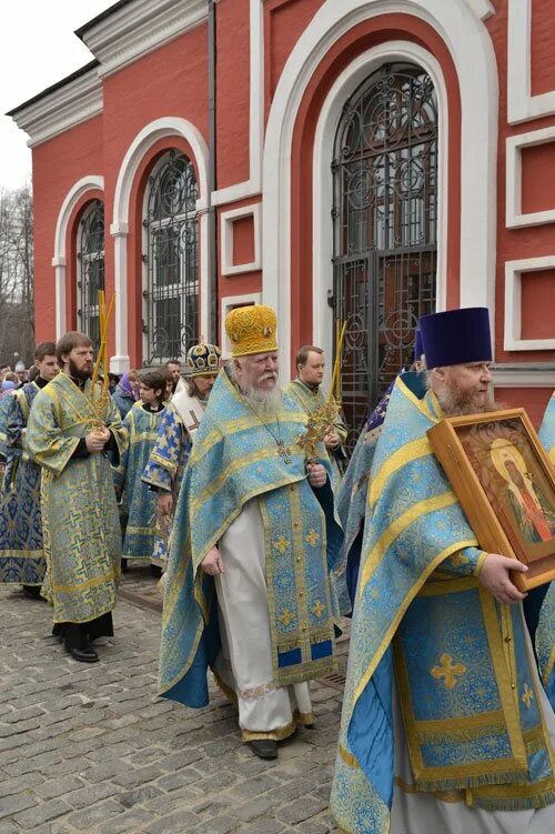 Храм благовещения в петровском парке расписание богослужений. Храм благовещения пресвятой богородицы в петровском парке святыни. Храм благовещения в петровском парке расписание богослужений. Храм благовещения в петровском парке расписание богослужений. Благовещенский храм в петровском парке священнослужители.