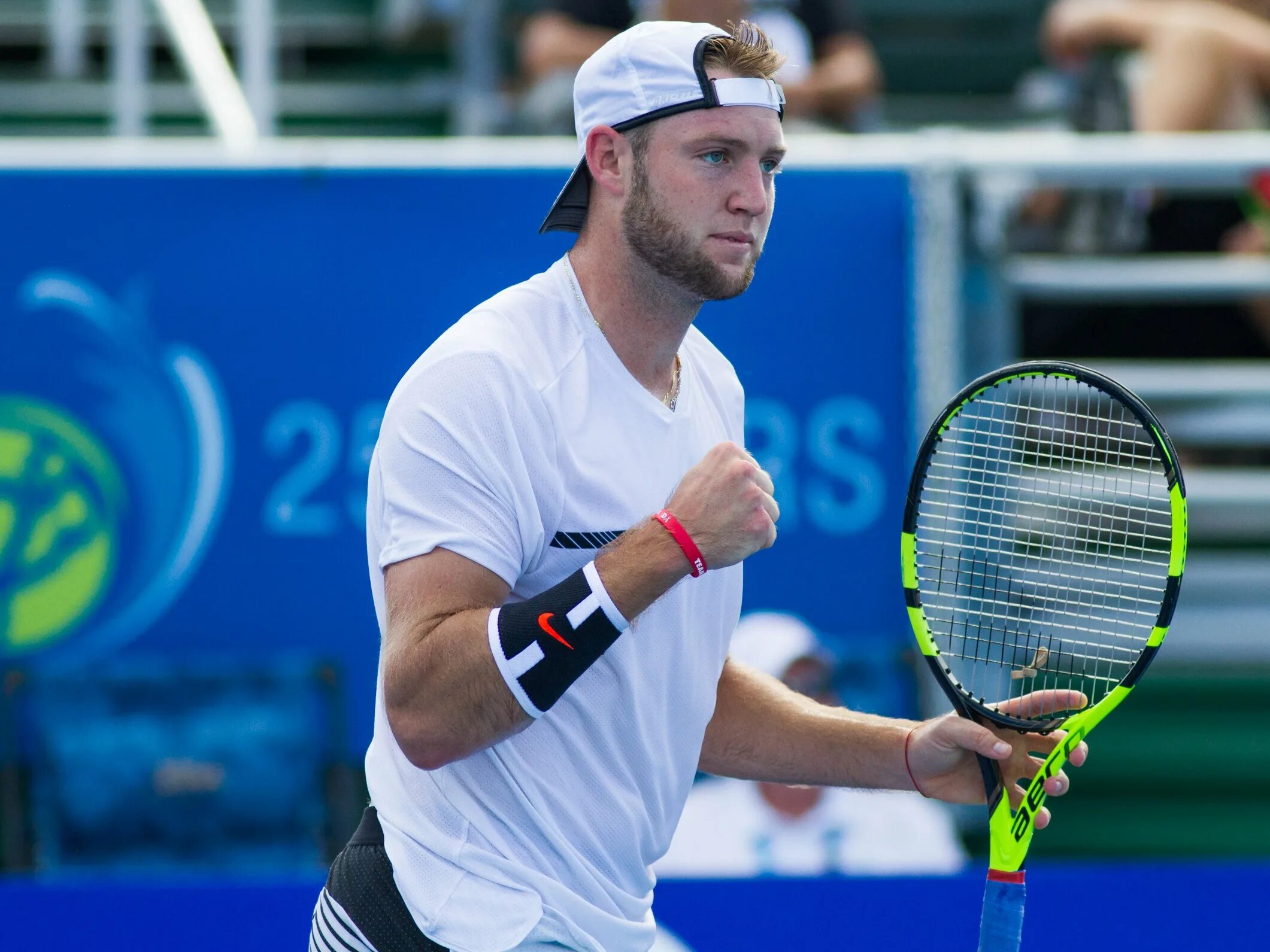 Теннис волна. Джек драппет теннис. Jack play tennis. Джек дрейпер. Джек дрейпер - янник синне.