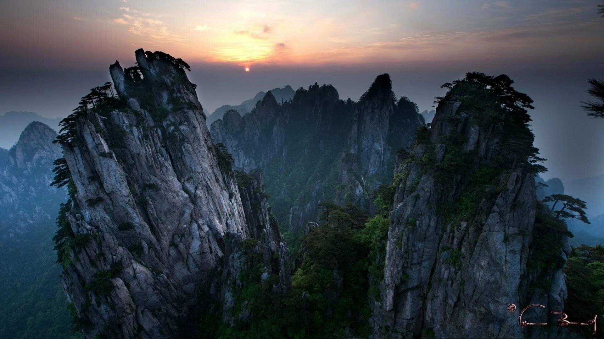 Горы Хуаншань, Китай. Горы Хуаншань Китай фон Яндекса. Лестница горы Хуаншань. Горы Хуаншань закат. Возрождение хуаншань
