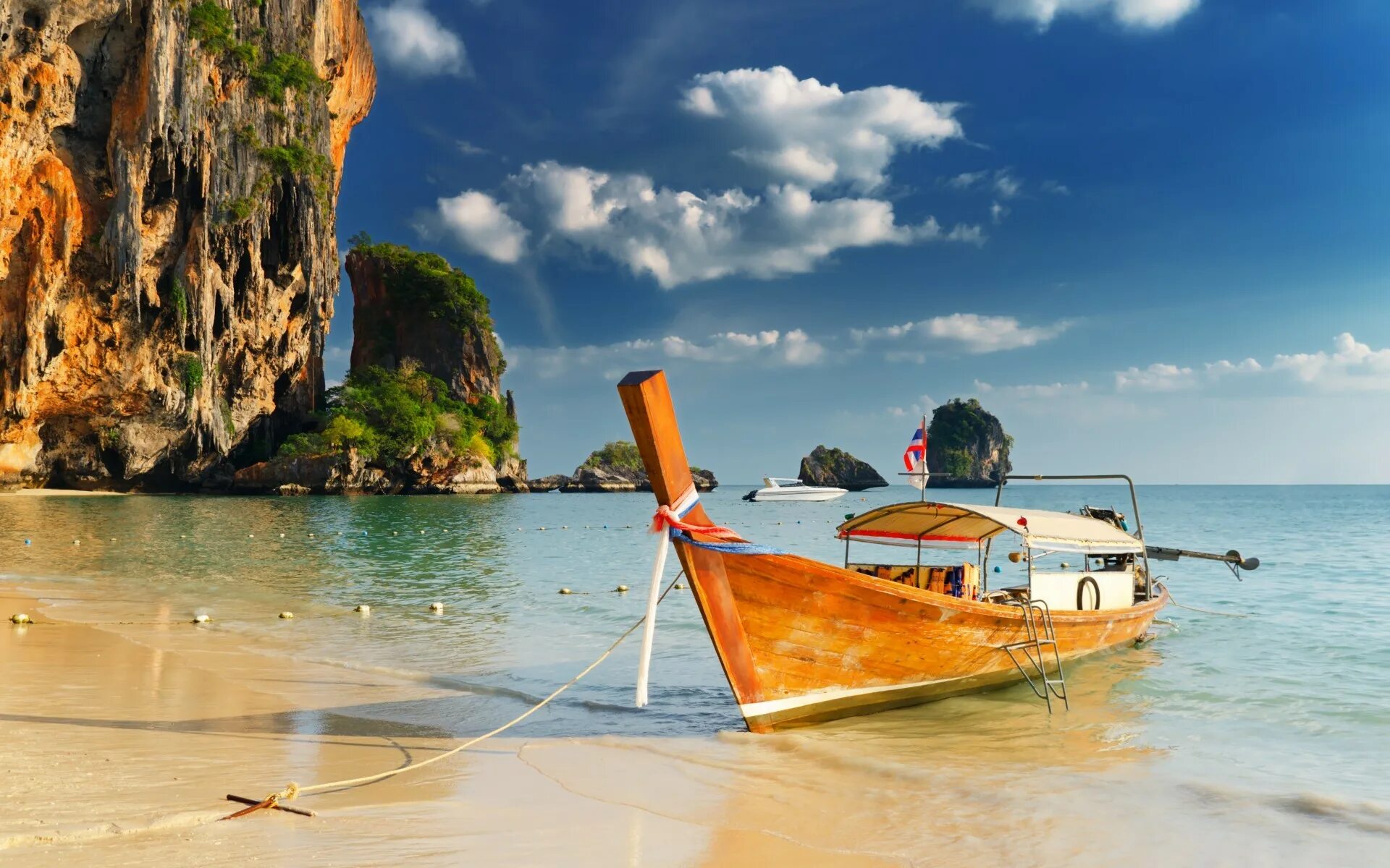 Boat island. Лагуна Пхукет. Таиланд Пхукет океан. Пхи Пхи Тайланд. Лодки Тайланд на остров.