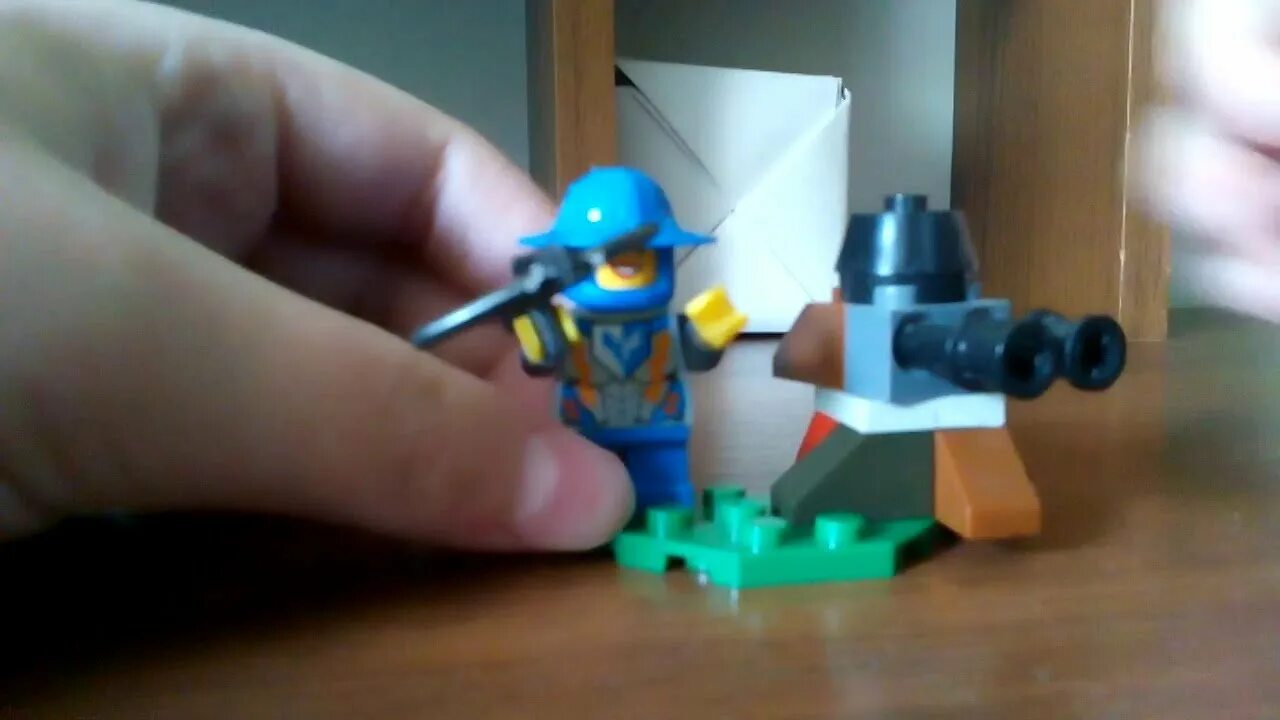 Лучшая лега бравл. Лего защитник браво. Забрало шлема лего брикхедз. Лего браво старс джин. Лего самоделки браво старс леон.