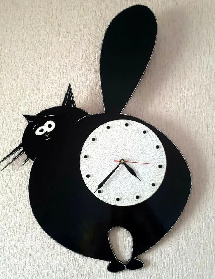 Самодельные настенные. Оригинальные настенные часы. Часы настенные необычные. Часы с кошками настенные. Кот и часы.