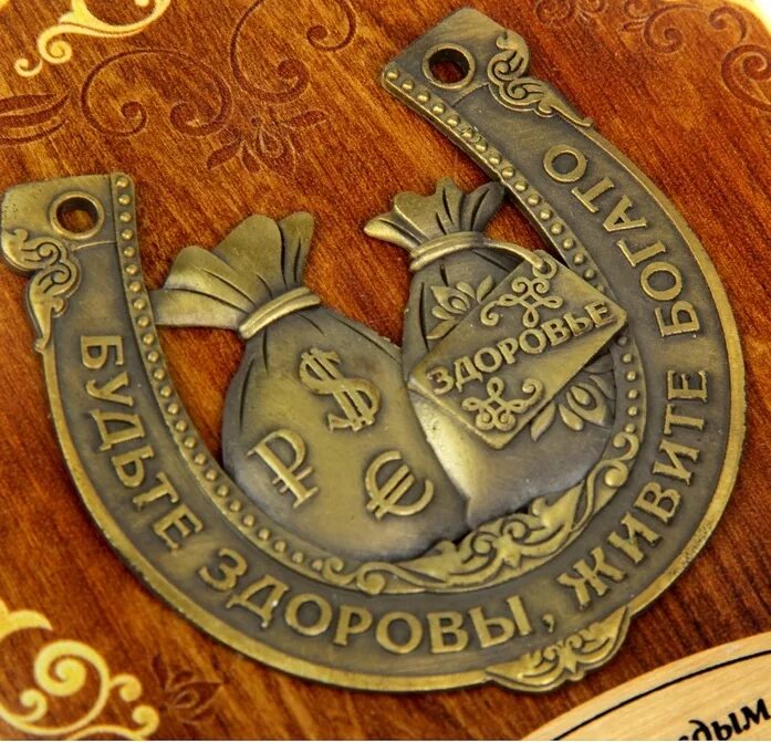 домик из долларов. хранить деньги дома. деньги на дом.