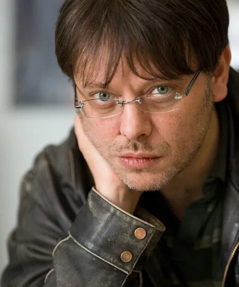 Фёдор бондарчук фото. Звягинцев андрей петрович. Фёдор бондарчук 2020. Алексей балабанов. Современный русский режиссер.