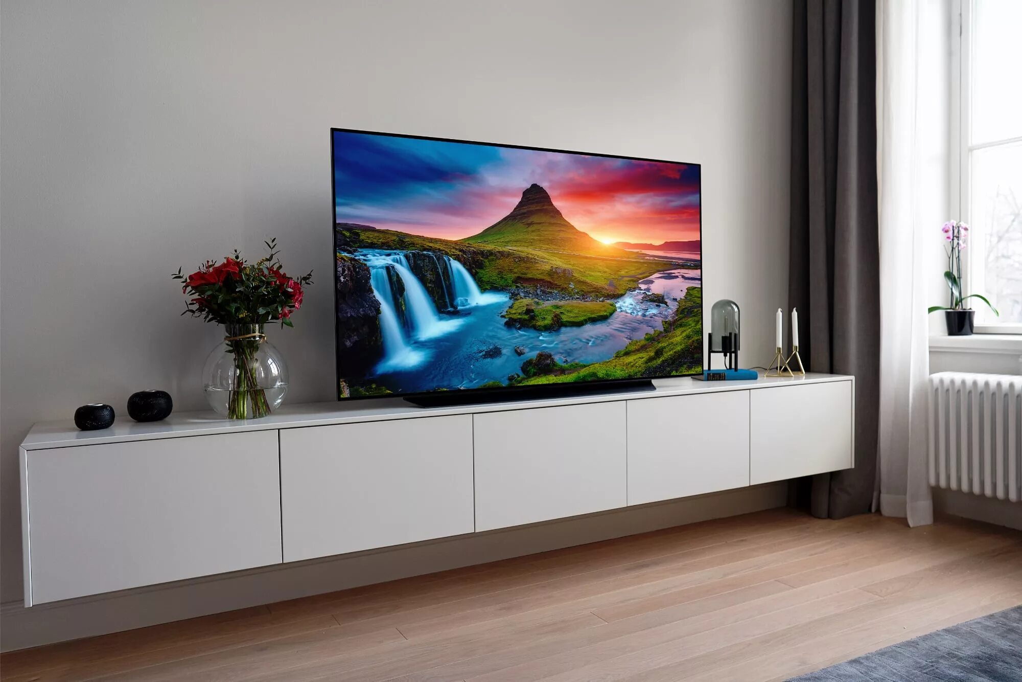 Какой телевизор 65 дюймов купить в 2024. LG OLED 55. LG c9 OLED. Телевизор 55 дюймов LG OLED. LG OLED 65 c1.