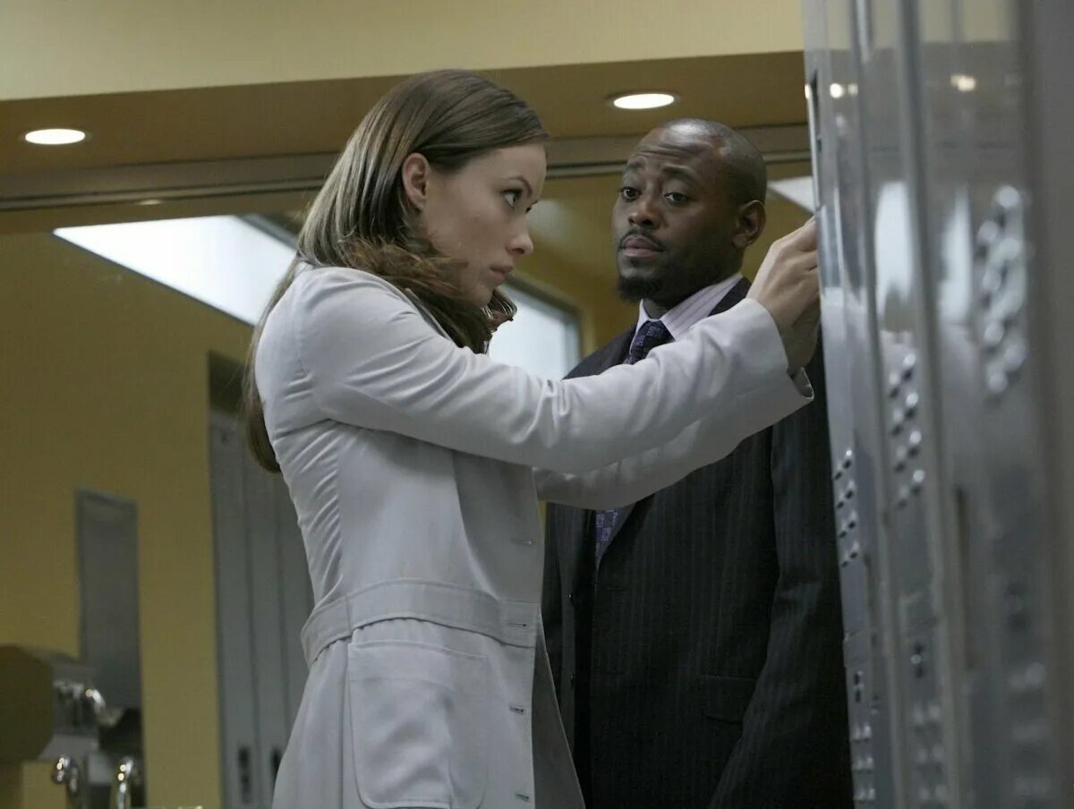 Доктор хаус везучая тринадцатая. Доктор хаус 5 сезон 14 серия. Доктор хаус 5 23. Доктор хаус 5 сезон 17 серия. Доктор хаус сериал 2004–2012 оливия уайлд.