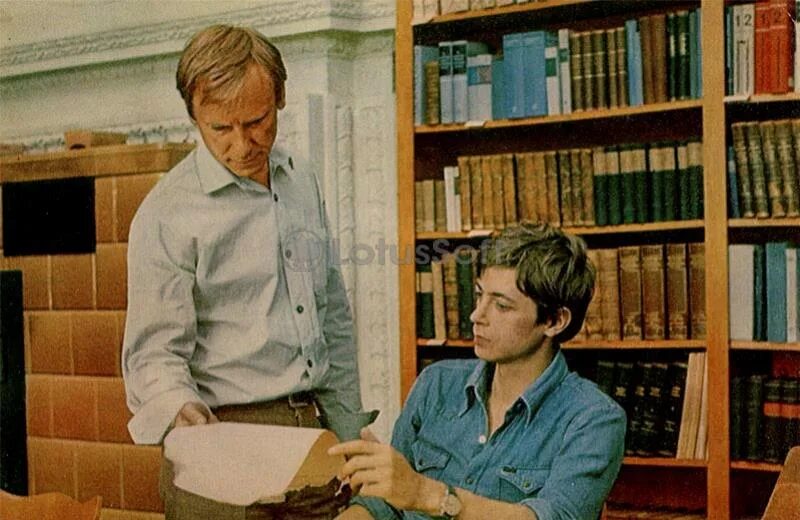 Две строчки мелким шрифтом. Две строчки мелким шрифтом. Две строчки мелким шрифтом (1981). Две строчки мелким шрифтом (1981). Две строчки мелким шрифтом.