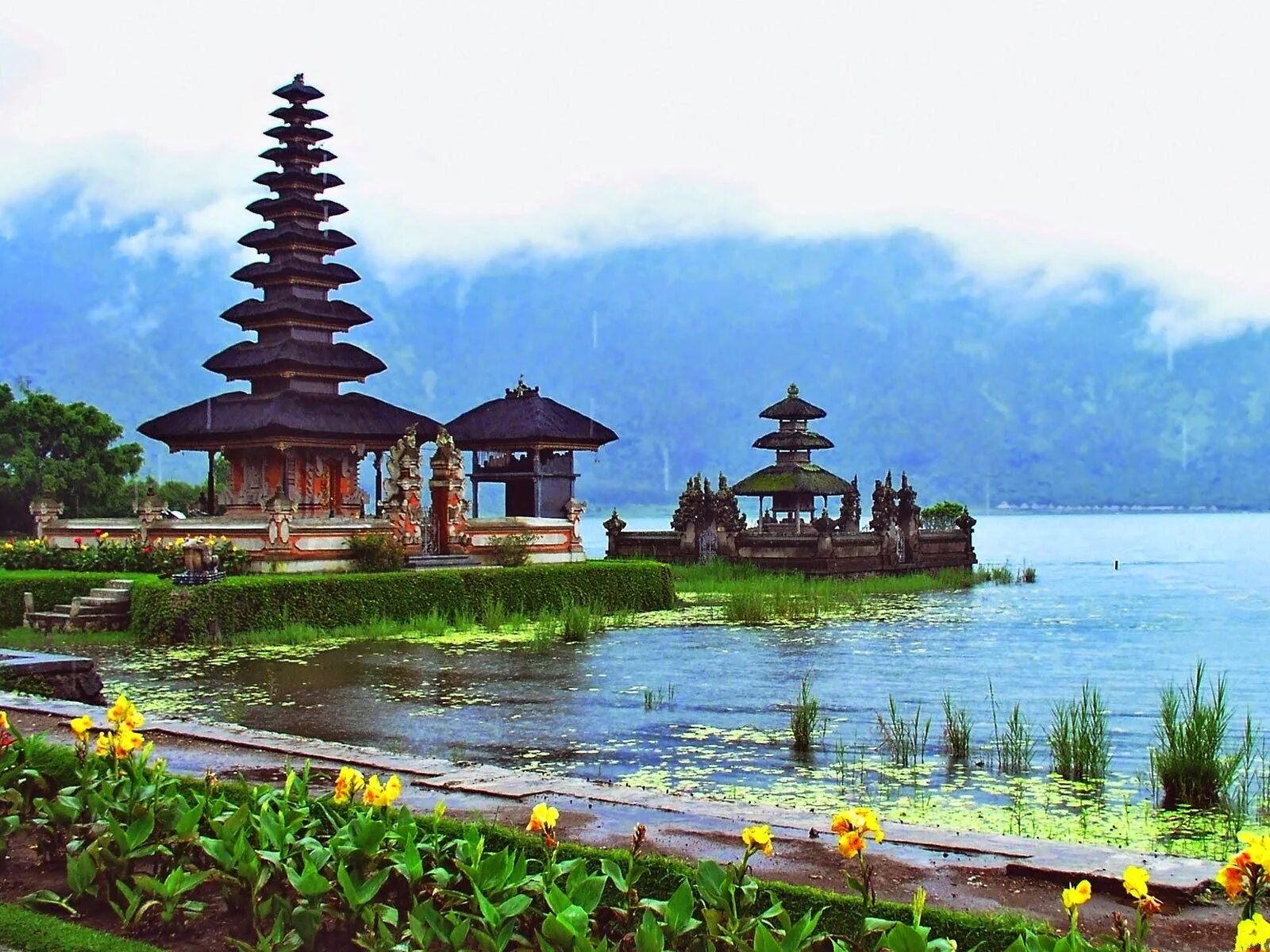 Что такое индонезия. Бали (остров в малайском архипелаге). Храм улун дану Бали. Бали (остров в малайском архипелаге) климат. Бали (остров в малайском архипелаге) достопримечательности.
