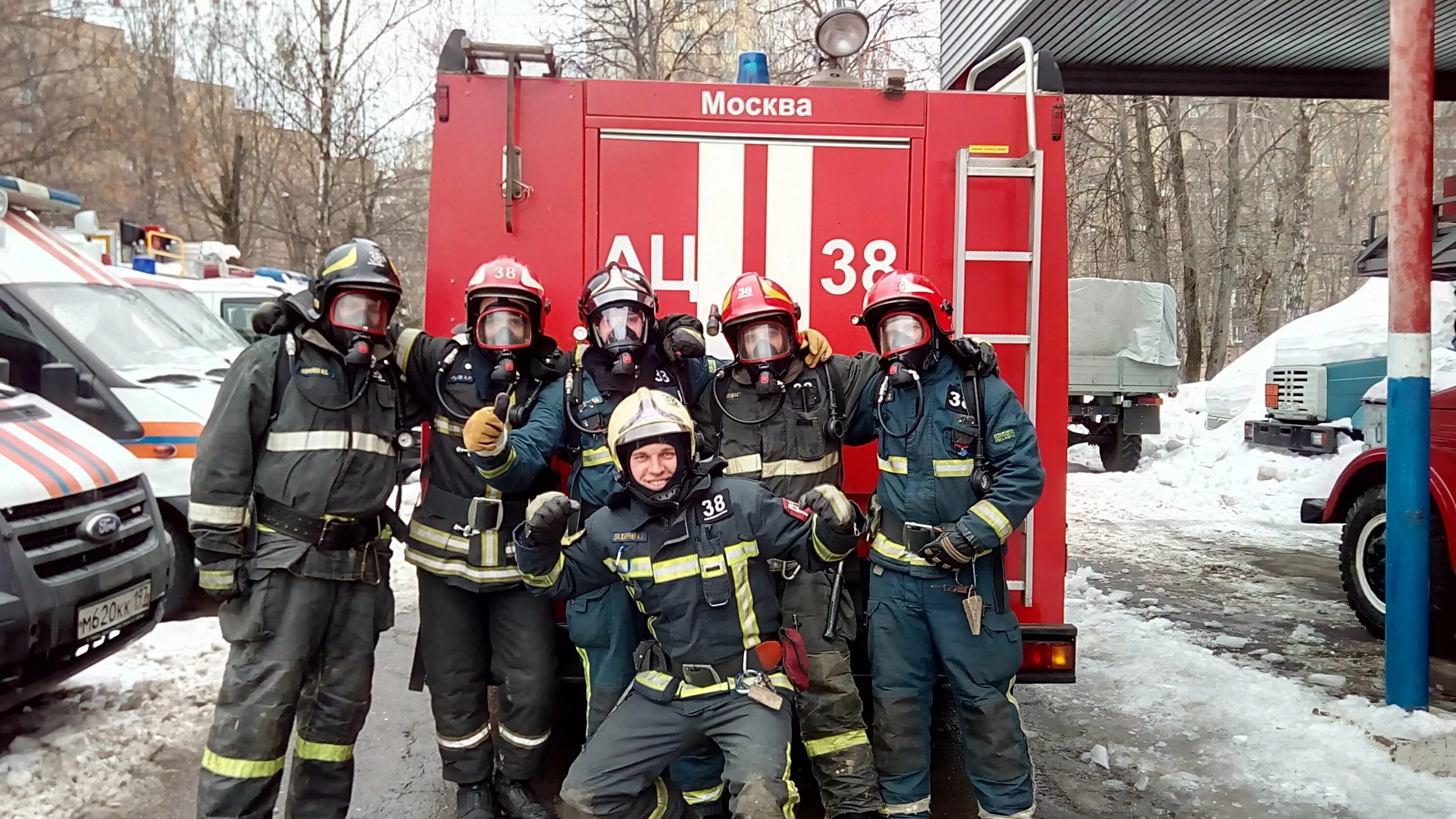 Сайт пожарной охраны. Пожарная охрана. Пожарный. Пожарные МЧС России. Пожарные на пожаре.