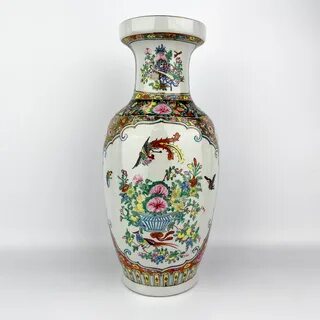 Фарфоровая ваза