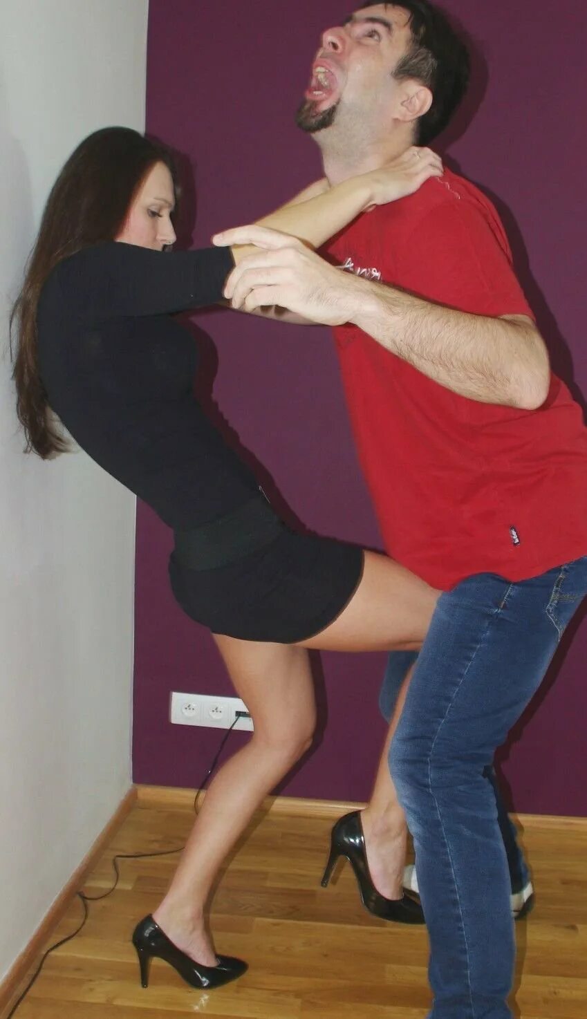 Боллбастинг это. Боллбастинг комикс аниме. Боллбастинг это. Самооборона для девочек 14 лет. Удары по яичкам из мультиков.