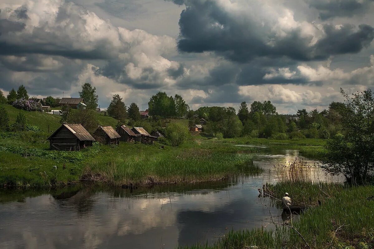 Фото деревни. Деревня Березайка. Река Пестуница. Деревня у реки. Речка в деревне.
