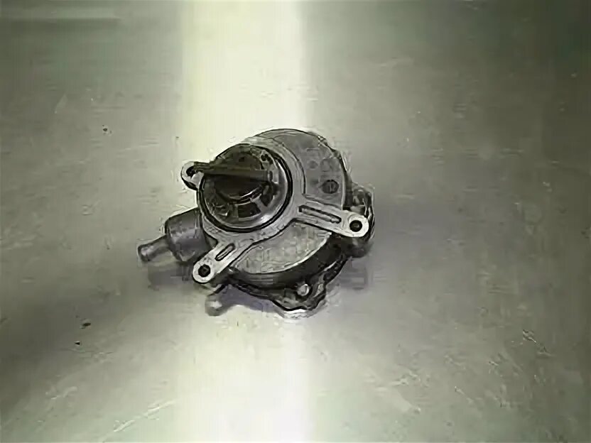 Вакуумный насос е53 м62. Вакуумный насос bmw e70. Вакуумный насос бмв х5. Вакуумный насос бмв х5. Вакуумный насос бмв х5 е70 бензин.