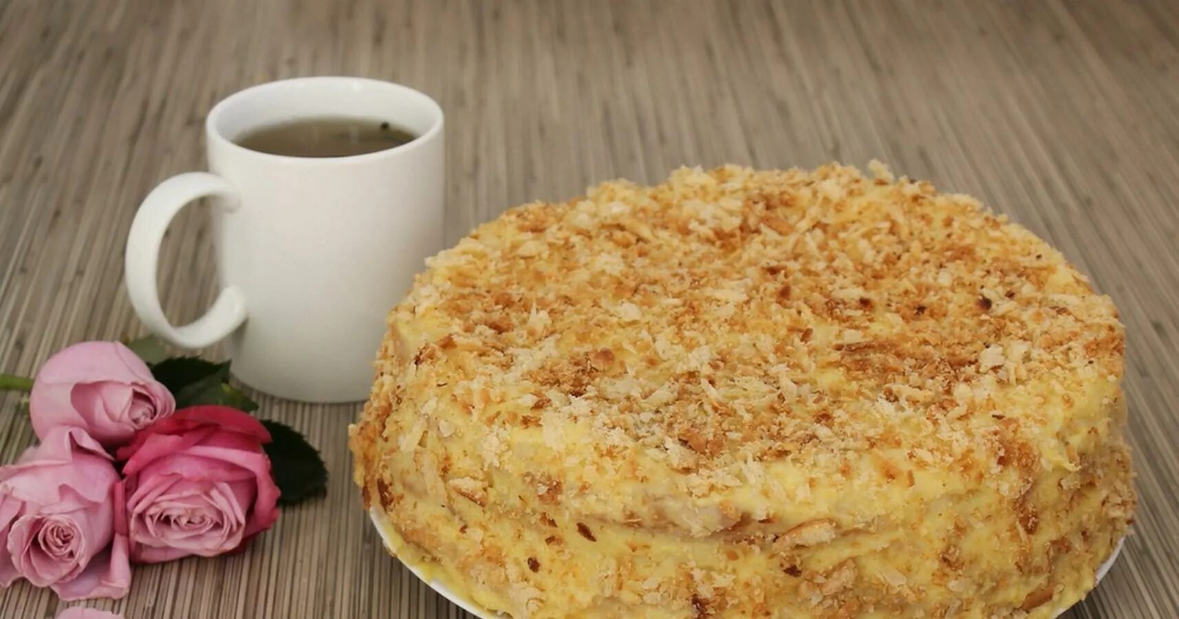 Торт с печеньем ушки и заварным кремом без выпечки. Ленивый наполеон с заварным кремом. Наполеон торт из ушек с заварным кремом. Наполеон насыпной. Торт из ушек без выпечки.