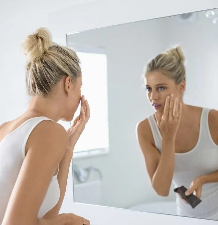 Transparent try on mirror