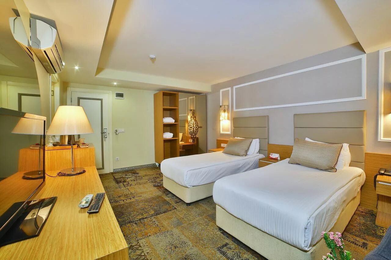 All seasons луганск. All seasons hotel istanbul. All seasons hotel istanbul. All seasons hotel 4 турция стамбул. Four seasons sultanahmet.