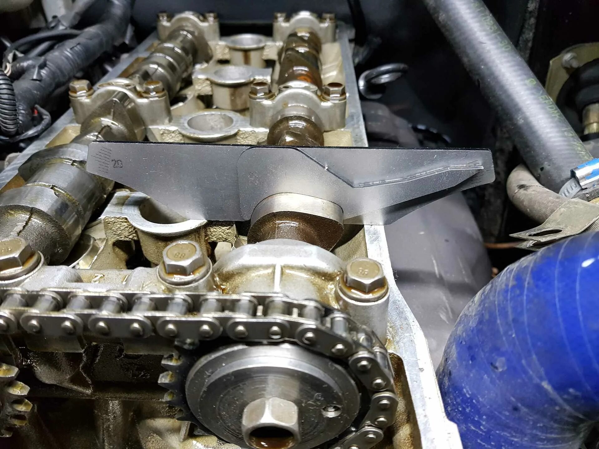 4 16 клапанов. Планка для распредвалов форд фокус 2 1. Распредвал ваз 2108. Как правильно устанавливать распредвалы на двигателе. 8 распредвал метка.