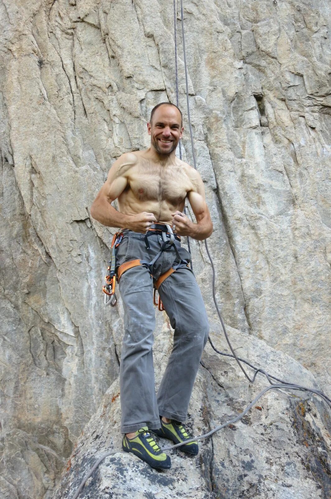 Rock climber rock climber org ru. Kuraima Climber. Climber Меганом сотрудники. Вес у скалолазов. Команда альпинистов.