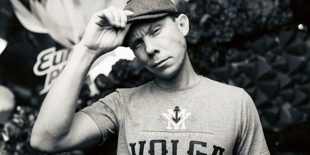 Андрей меньшиков лигалайз. Джиган и баста. Павдедий репер. Horus рэпер. Лоу ким репер.