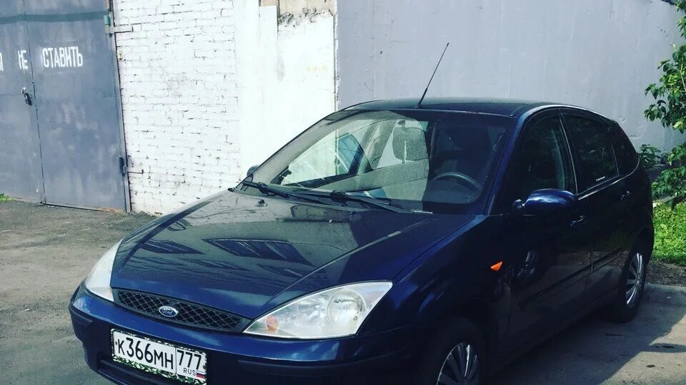 Ford Focus 2004 темно синий. Форд фокус 1 темно синий. Форд фокус 2004 хэтчбек темно синий. Форд фокус 1 хэтчбек синий. Форд фокус 1 хэтчбек 2004