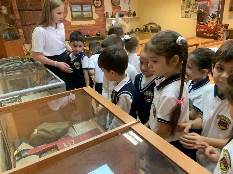 4 школа архангельск суфтина 20. Школа 83 архангельск. Школа 83 архангельск. Школа 83 архангельск. Групповой проект в начальной школе примеры.