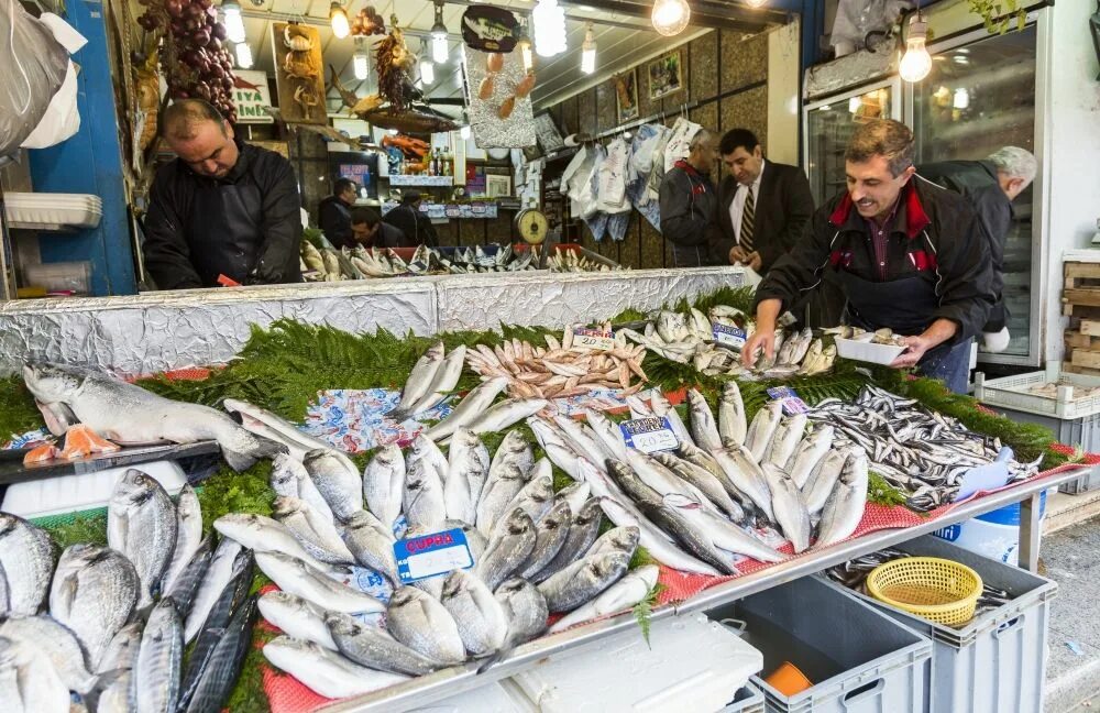 Рыбный рынок москва на волне как добраться. Рыбный базар Фетхие. Рыбный рынок Фетхие. Кемальпаша Турция рыбный рынок. Рыбный рынок Стамбул.