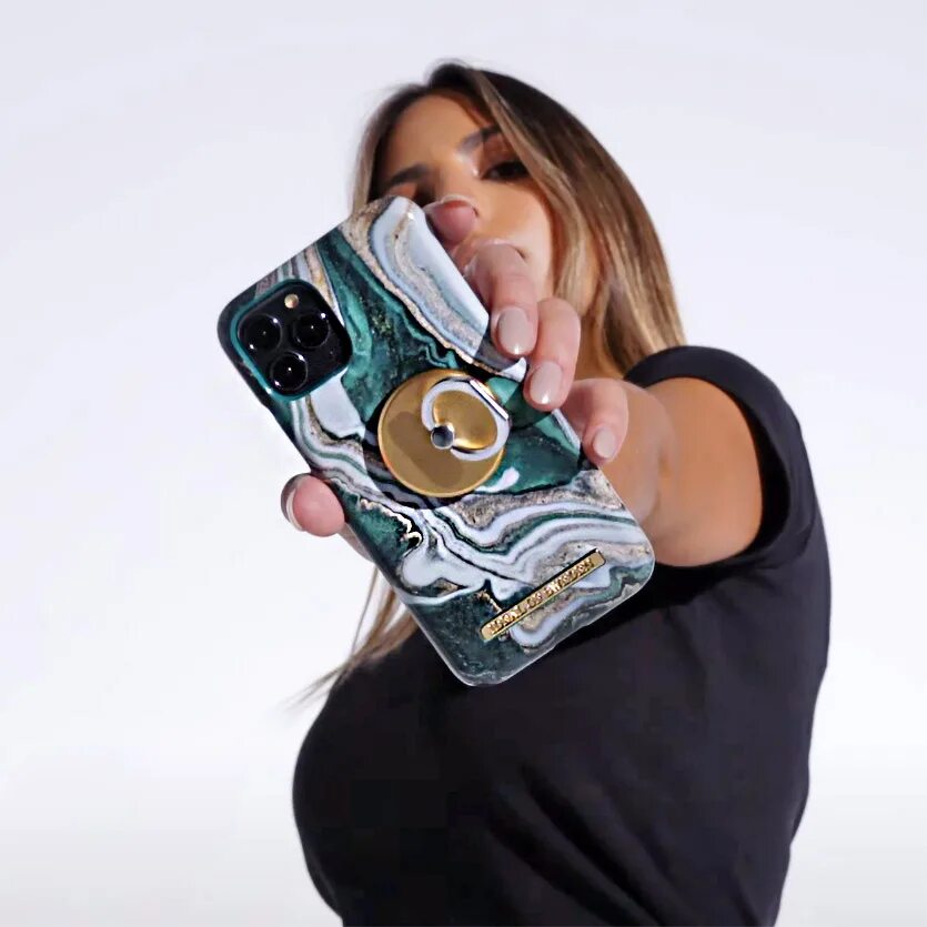 Самые крутые чехлы на телефон. Iphone 14 pro max чехол. Крутые чехлы на айфон 13. Креативные чехлы. Крутой айфон.