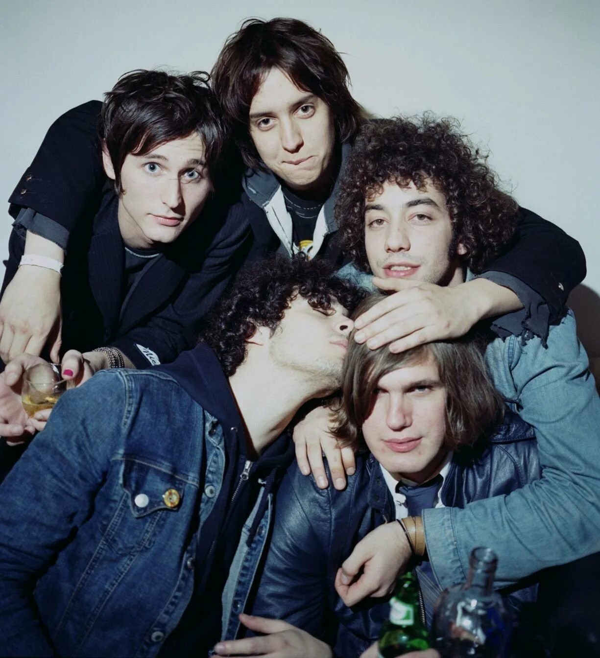 Група се. Группа the strokes. The strokes 2021. Инди группы. Инди рок.