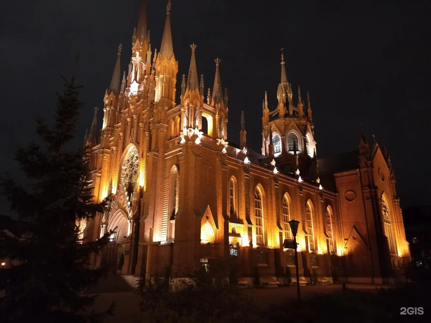 Время работы костела