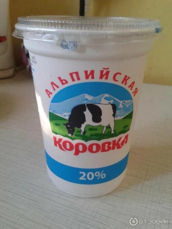 Сметана альпийская коровка. Сметанный продукт Альпийская коровка. Сметана с коровой. Альпийская Буренка сметана.