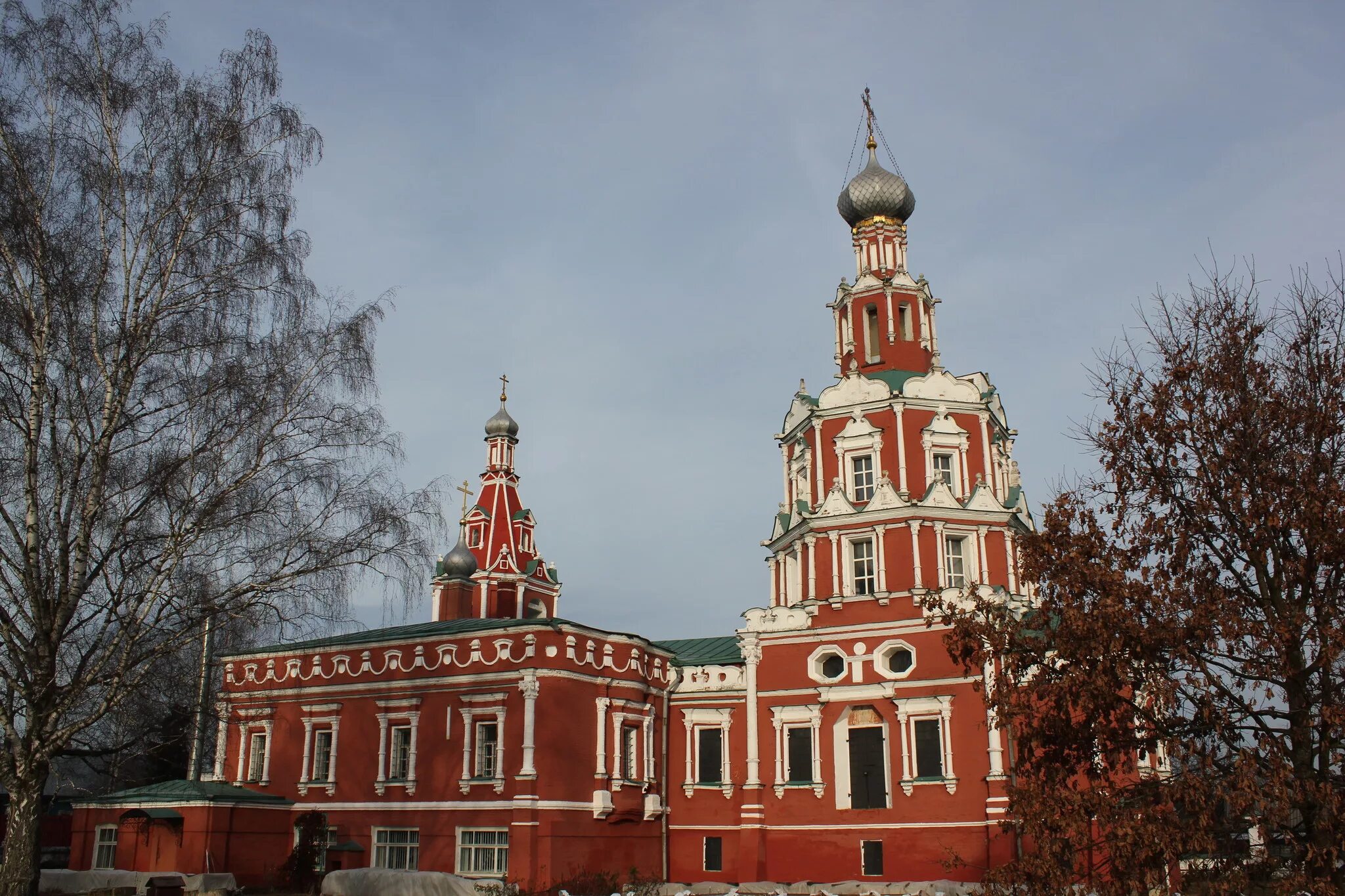 Усадьба софрино. Храм в Софрино Московской области. Софрино Пушкинский район. Софрино Смоленская Церковь.