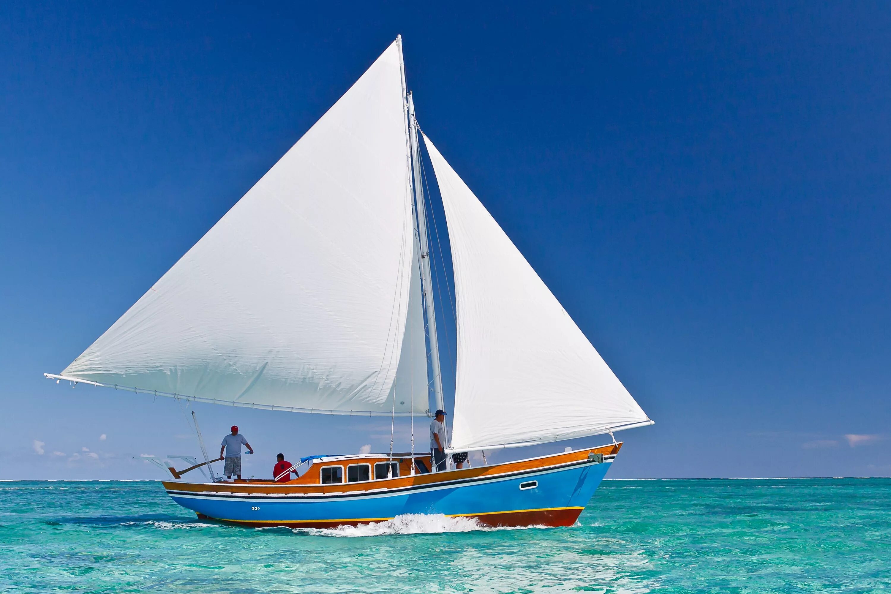 In our sailing boat перевод