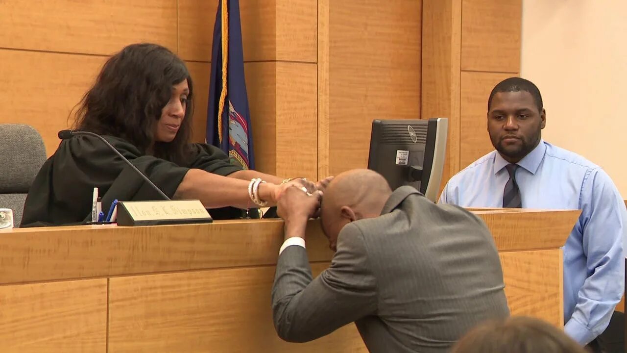 Решение суда. Понятие и значение приговора в уголовном процессе. Суд. Мемы про судью и подсудимого. Оправдательный приговор.