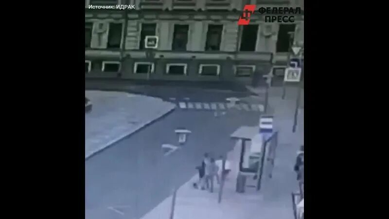 Видео нападения в москве. Разгоны 32 выпуск с Идраком.