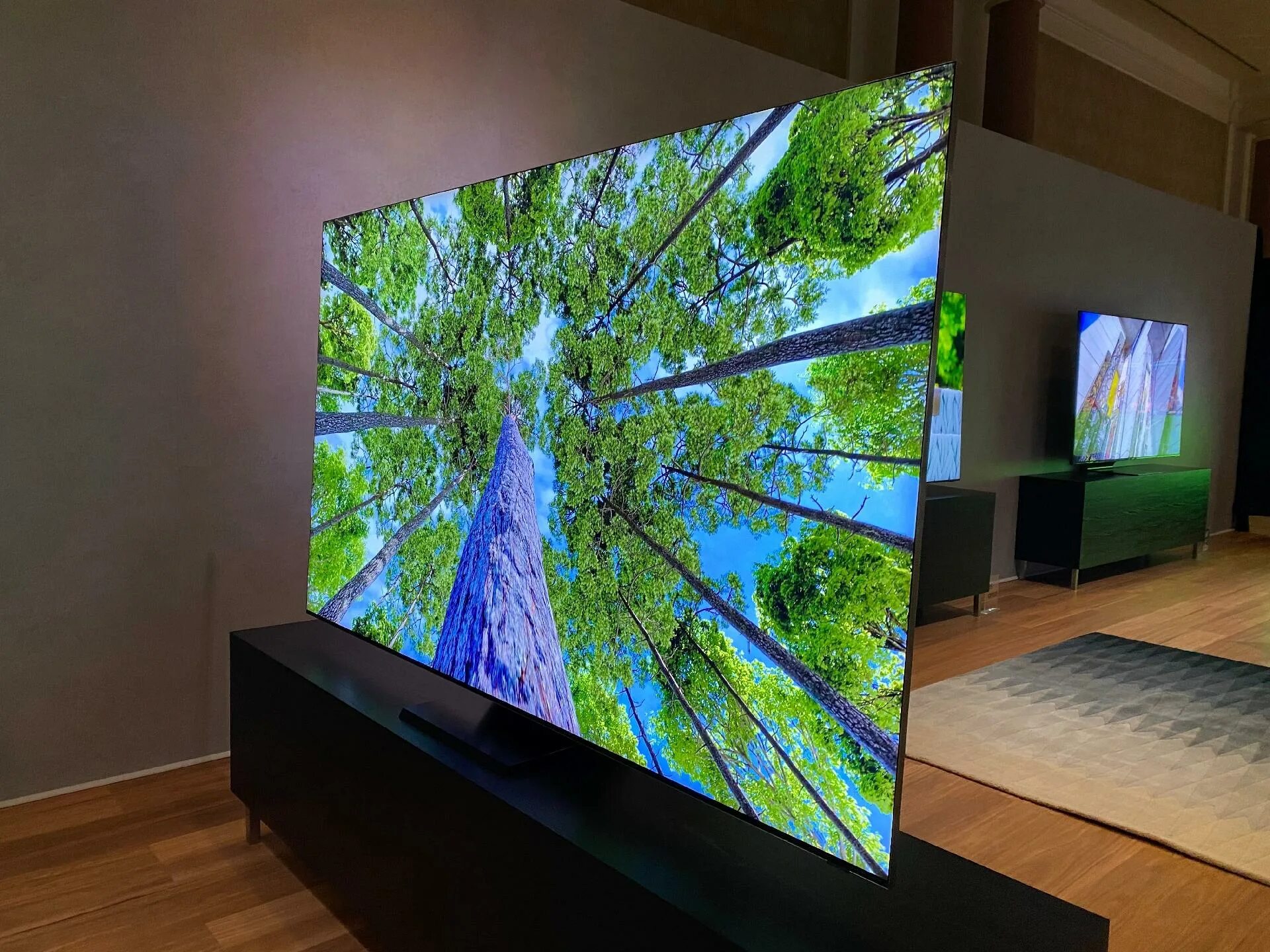 Экран телевизора hartens. Samsung QLED 8k. Телевизор Samsung Neo QLED 8k. Samsung Neo QLED 55. QLED телевизоры Samsung qe75qn900bu.