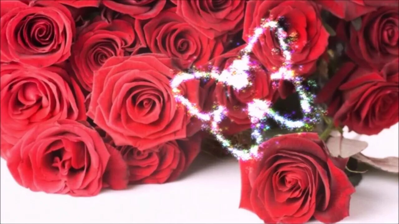 Красивые видео с днем рождения маме. День рождения мамы. Открытки с днём рождения маме с розами. Цветы для прекрасной мамы. Цветы на юбилей маме.