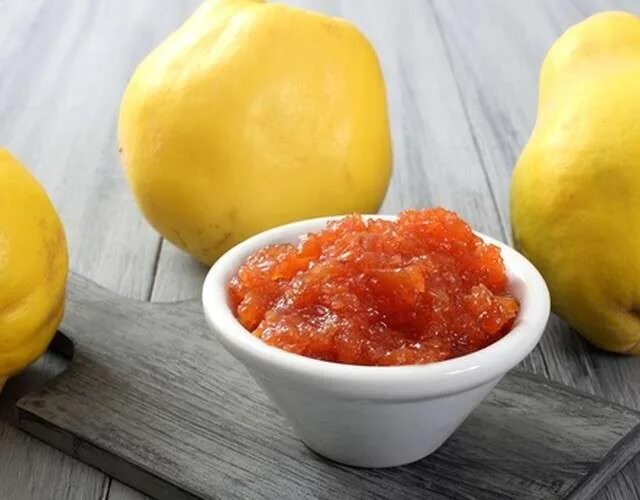 Соус из айвы к мясу на зиму