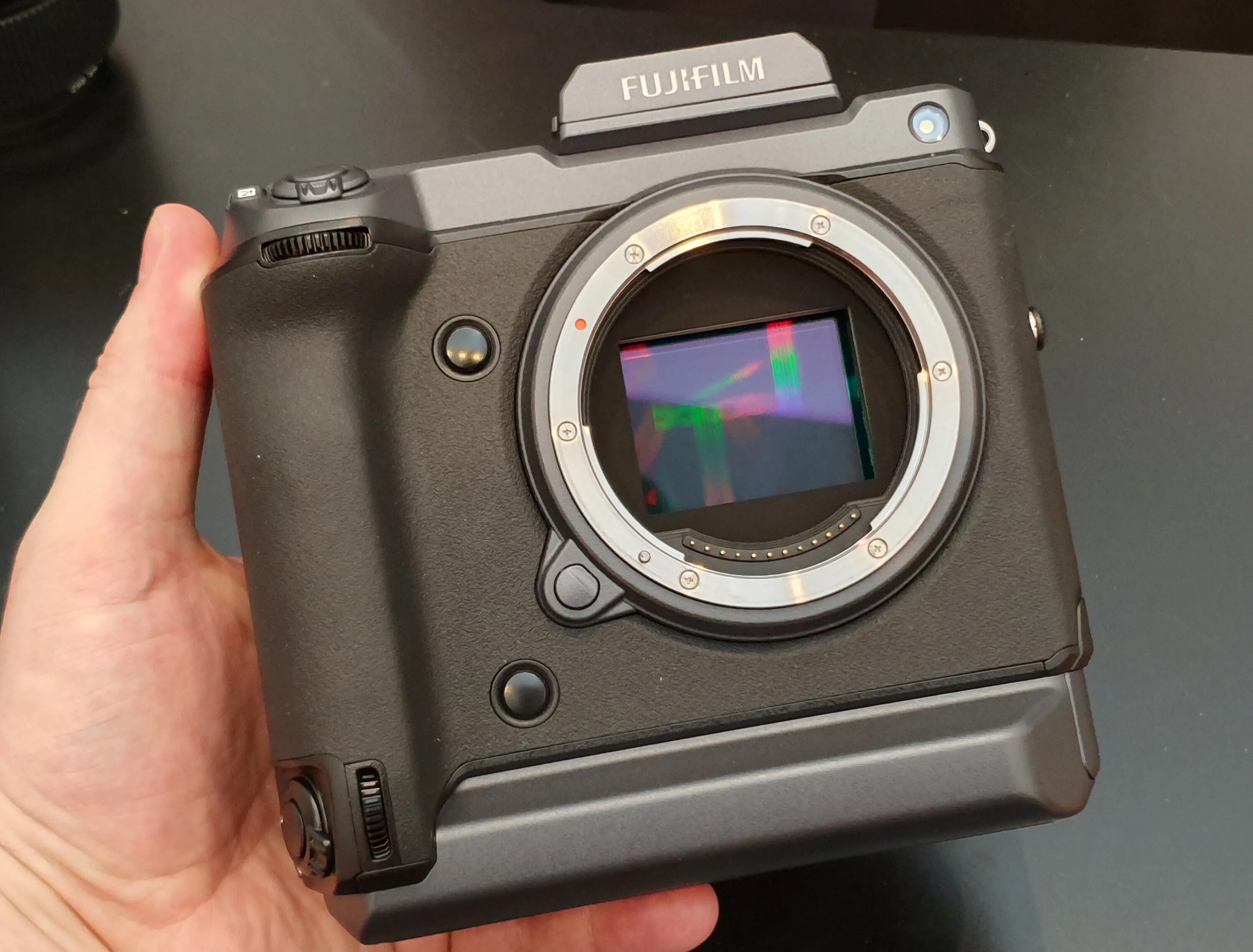Фотокамеры среднего формата. Fujifilm gfx100. Fuji GFX 100. Fujifilm GFX 100 body. Fujifilm GFX 50r.