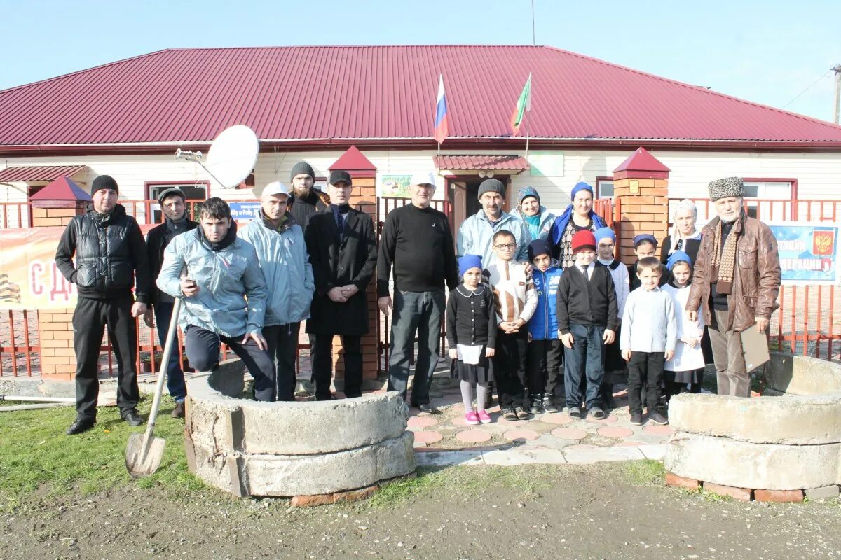 Погода в толстой юрте. Толстой Юрт Чечня. Село толстой Юрт в Чечне. Кень Юрт Чеченская Республика. Школа толстой Юрт.