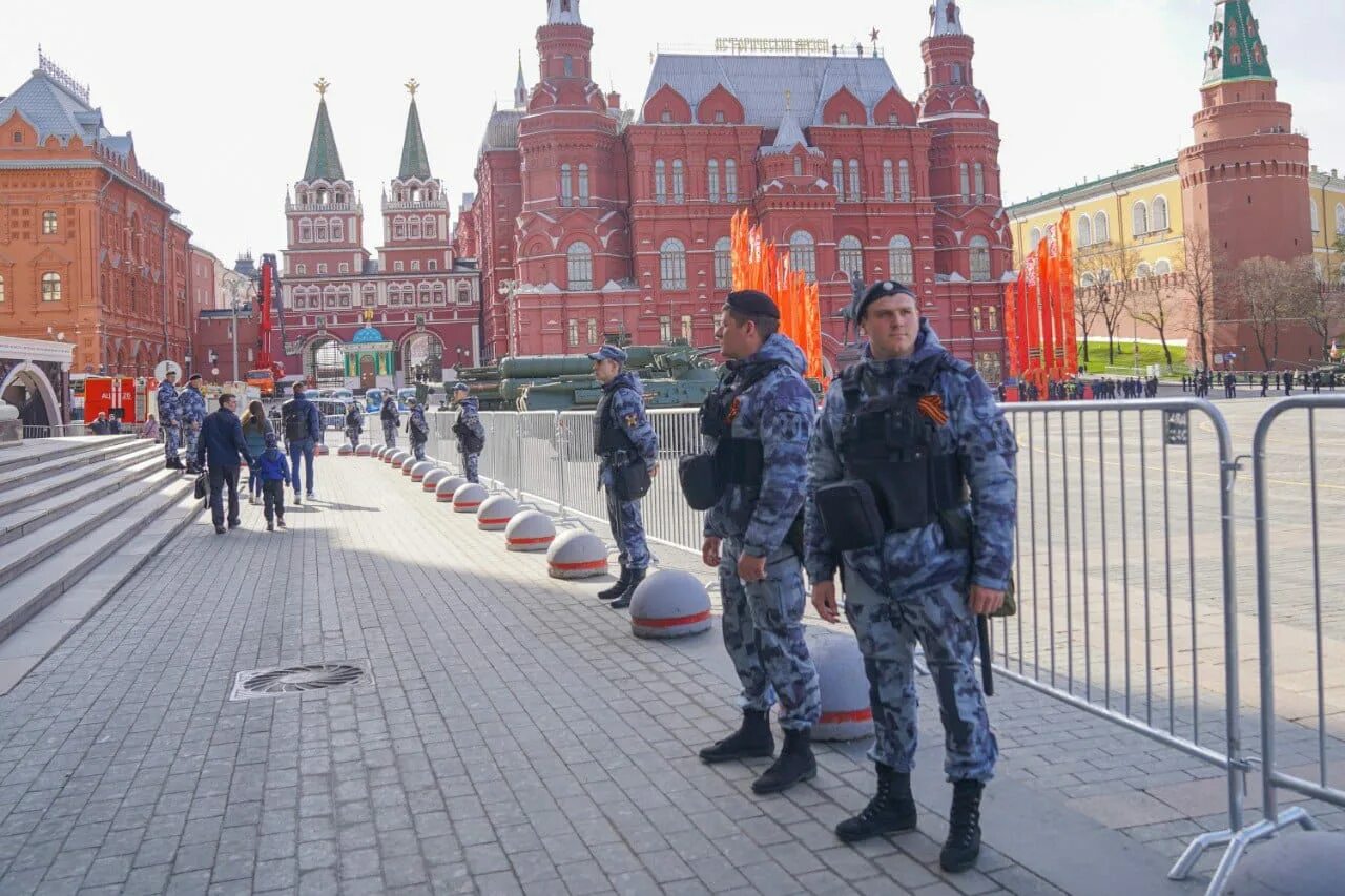 9 мая москва мероприятия. ОМОН Авангард Москва. Росгыардия на параде 9 мая. Росгвардия на параде Победы 2022 в Москве. Омоновцы в Москве на красной площади.