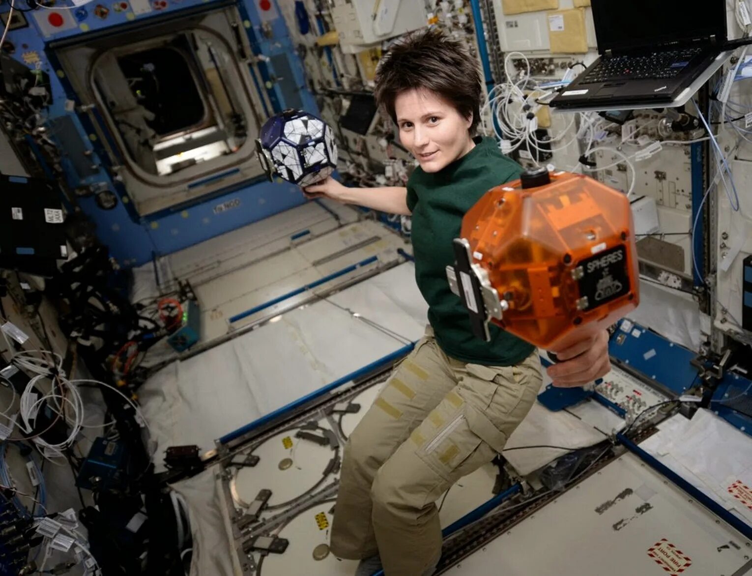 Какие космические изобретения. Саманта Кристофоретти Босая. Современная космонавтика. Современные технологии в космосе. Инновации в космосе.
