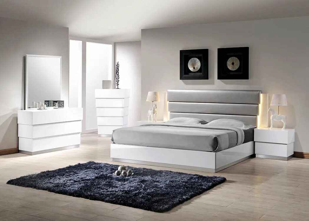 Спальный гарнитур белый. Современные спальные гарнитуры. Спальня с белой мебелью. Мебель для спальни белая современная. Мебель спальни белый цвет