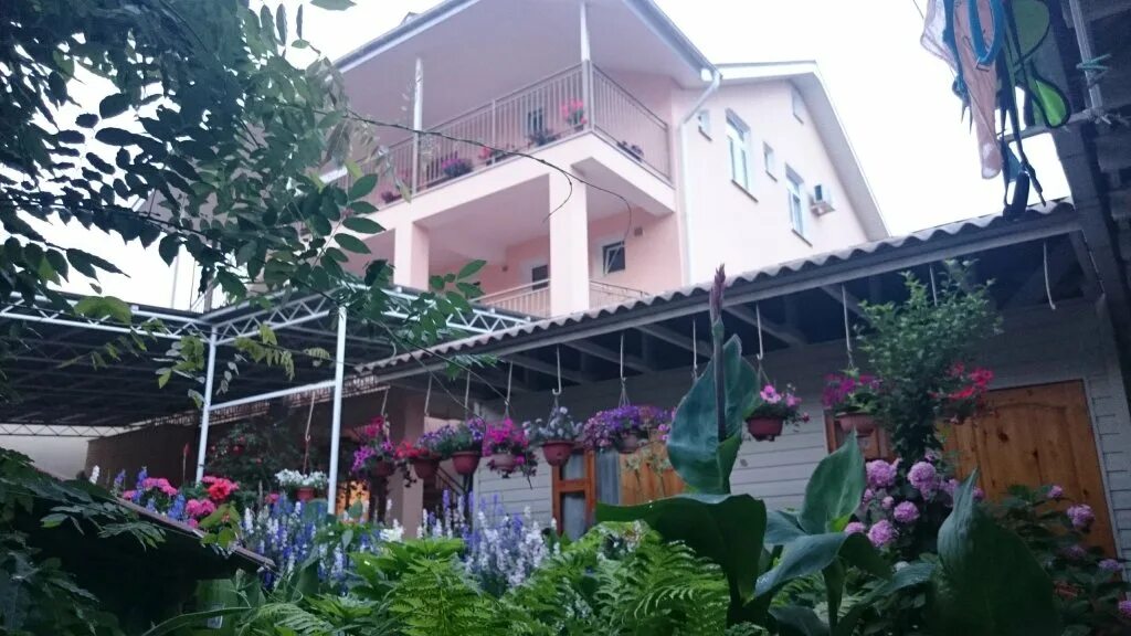 Гостевой дом нижнеимеретинская бухта адлер. Микрорайон совхоз россия адлер. Адлер цимлянская 45. Совхоз адлер гостевой дом светлана. Гостевой дом совхоз.