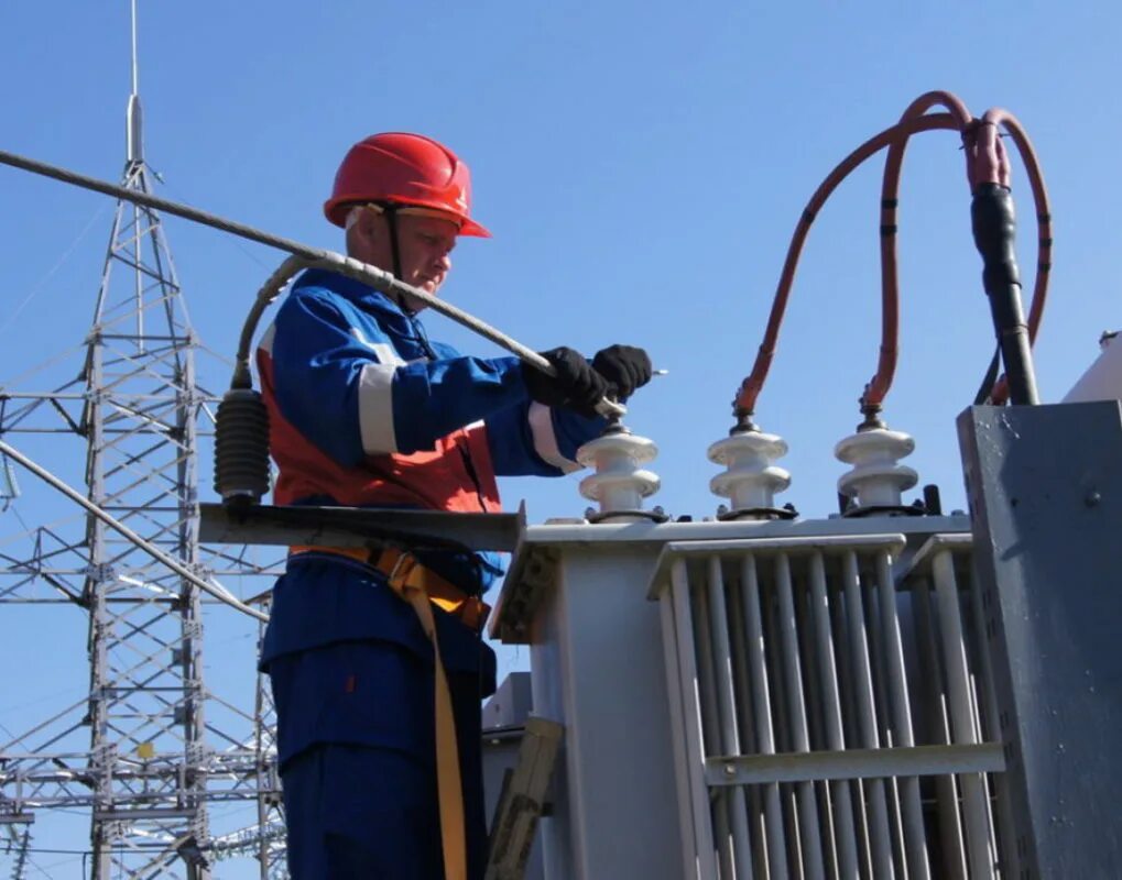 Пс 220 кв спутник. Обеспечение объектов электроэнергией. Обеспечение объектов электроэнергией. Электроэнергетика. Высоковольтные линии электропередач 35 квт.