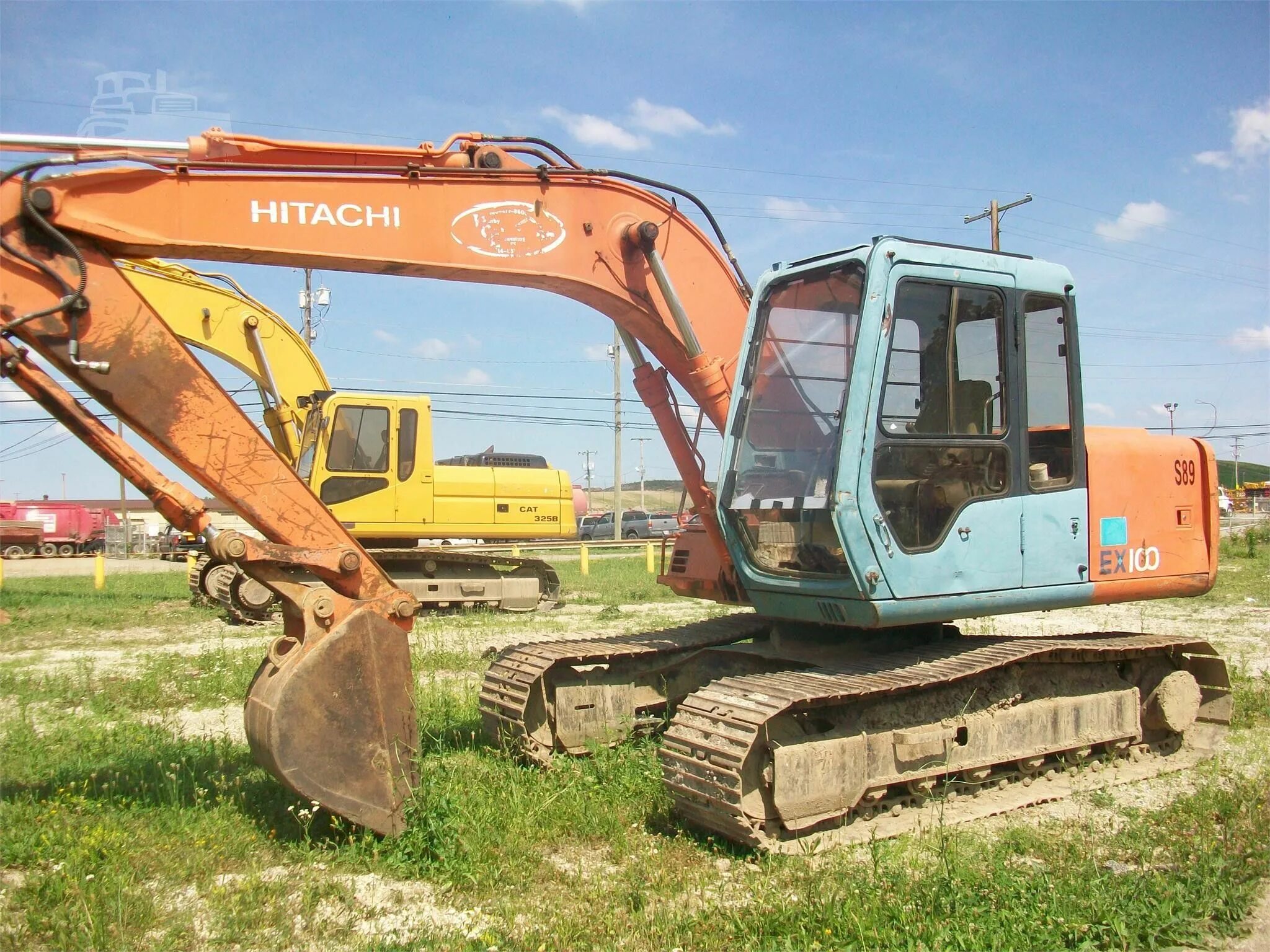 Гусеничный экскаватор Хитачи 200. Экскаватор Хитачи ex-100. Hitachi ex100. Хитачи 300 экскаватор.