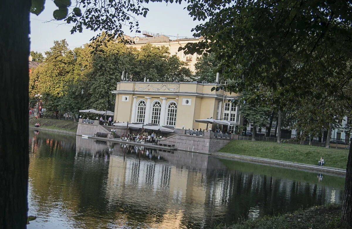 павильон чистые пруды. павильон на патриарших. дом гусева на патриарших прудах. ресторан на патриарших прудах павильон. ресторан на патриарших прудах павильон.