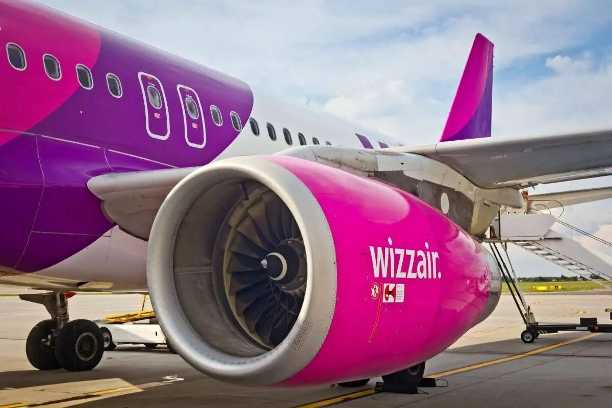 Wizz ереван. Wizz Air самолеты. Визаир Wizzair самолет. Wizz Air парк самолетов. Wizz Air 747.