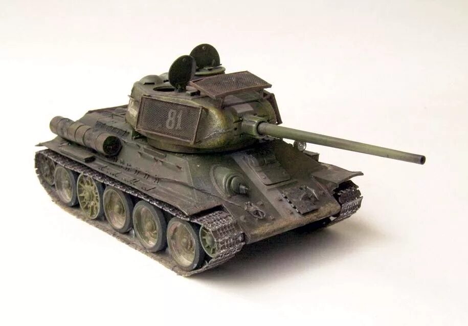 Название первой модели танка. Т 34 85 zvezda. Т 34 85 1 35. Модель танка т-34 85. Танк т 34 звезда модель.