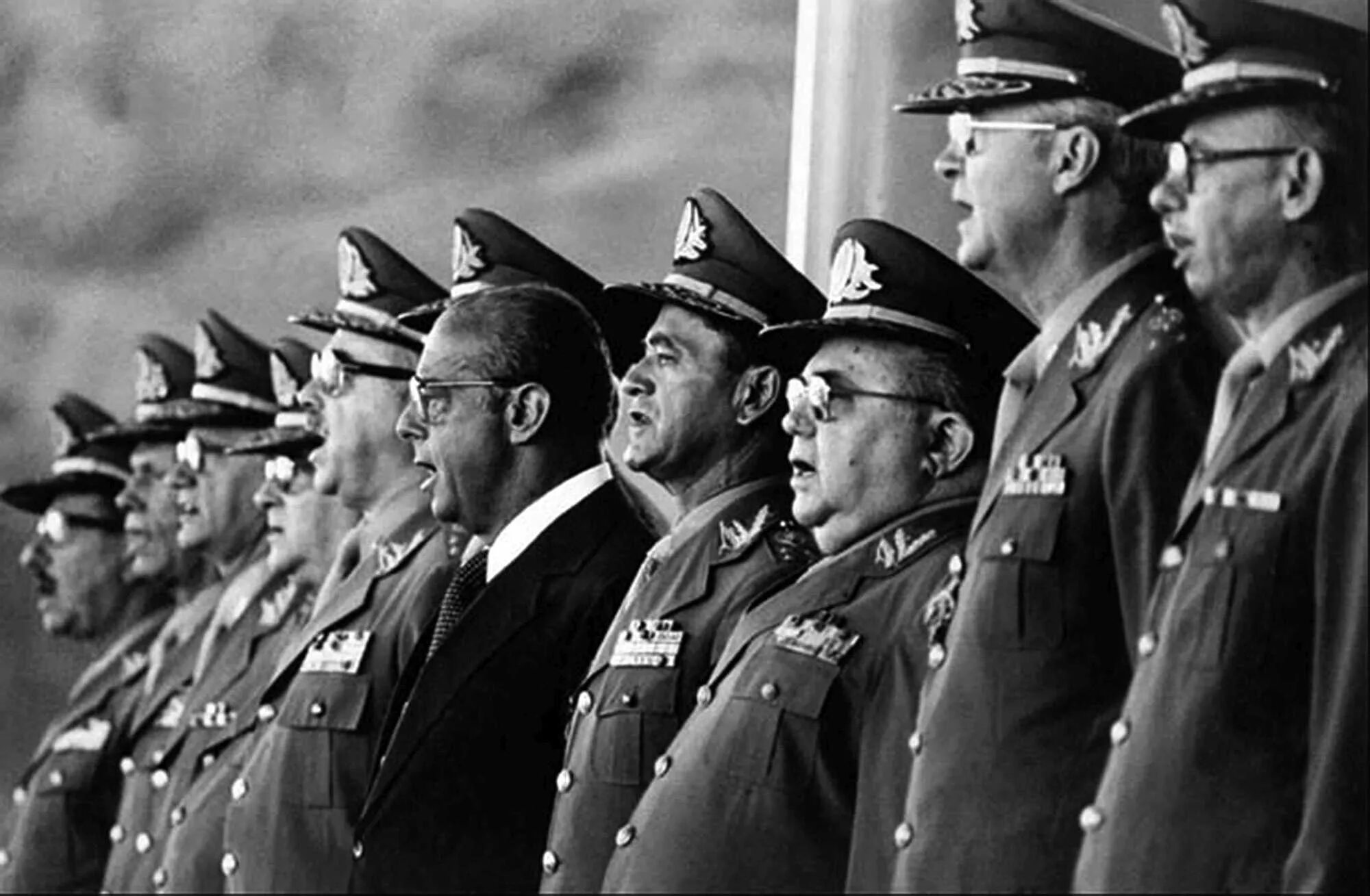 Военное правительство. Диктатура в Бразилии 1964-1985. Военная хунта в Чили. Военный переворот в Бразилии 1964. Военная хунта в Бразилии.