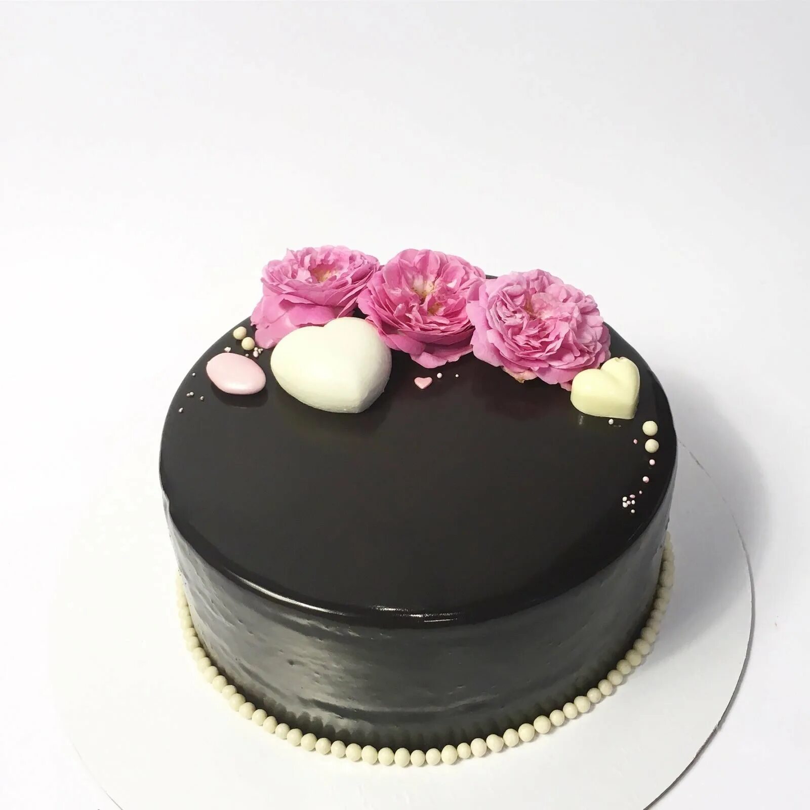Стильный черный торт. Черно розовый торт для девушки. Торт в черном цвете для девочки. Торт черный с розовым для девочки. Черно розовый торт